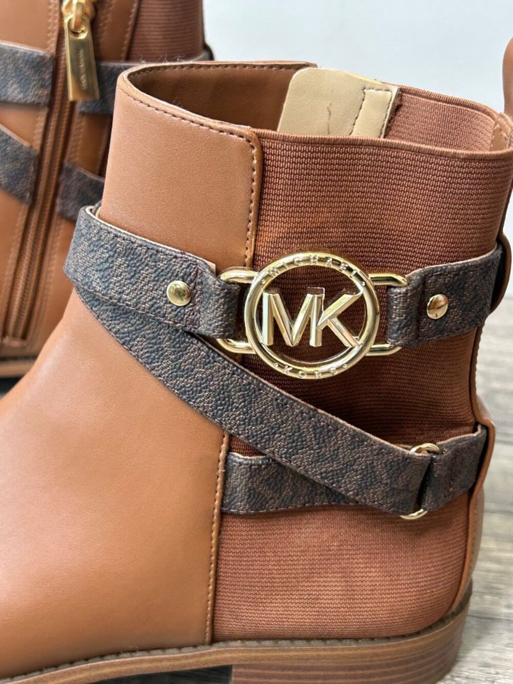 Michael Kors Brown Ankle Boots With Gold Logo Buckle Side Zipper & Faux Leather - Picture 3 of 16
